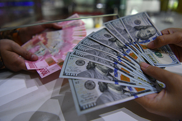 rupiah-is-still-weakening-against-the-us-dollar
